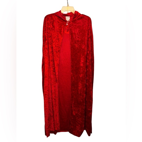 Halloween Elegant Red Velvet Cape - Picture 1 of 5